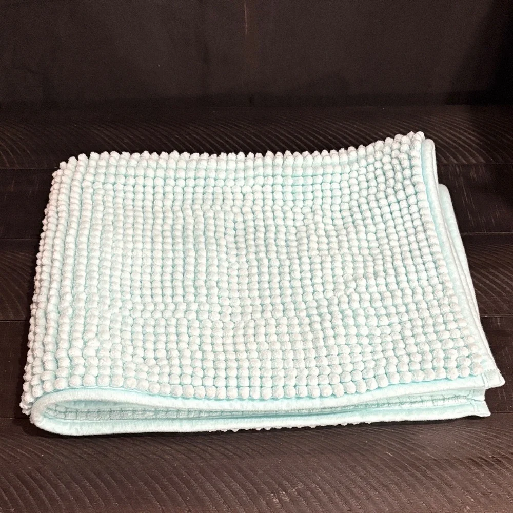 The Big One Light Blue Bath Mat 20x30 inches - NWOT
